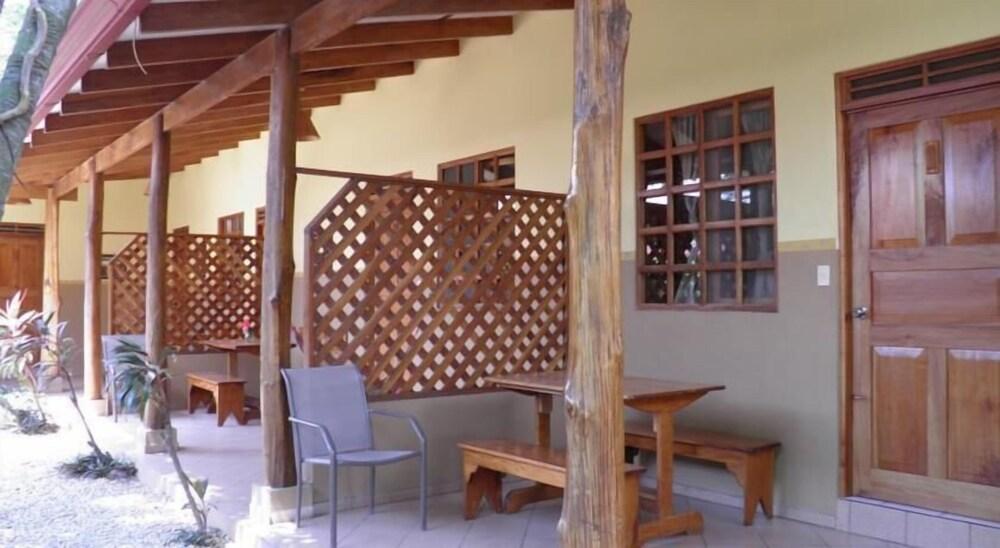 Cabinas El Colibri Puerto Carrillo Exterior foto